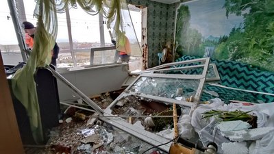 На Миколаївщині, у місті Очаків усувають наслідки російських обстрілів На Миколаївщині, у місті Очаків усувають наслідки російських обстрілів