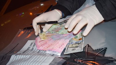 На Дніпропетровщині за спробу підкупу начальника поліції затримали чоловіка