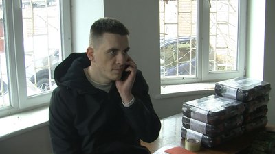 Волонтери військової пошти з Луцька повезли на передову два авто із посилками Волонтери військової пошти з Луцька повезли на передову два авто із посилками
