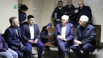 Не боявся тривоги, був без бронежилета: що про візит Штайнмаєра говорять в Корюківці