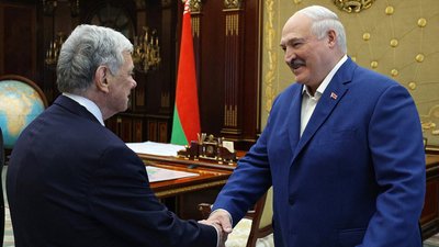 Лукашенко звільнив 52 в'язнів — Науседа
