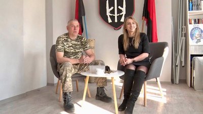 Сталева сотня: тернопільська волонтерка виготовляє прикраси з гільз
