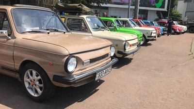 У Києві влаштували виставку "запорожців" У Києві влаштували виставку "запорожців"