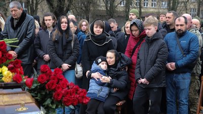 В Ужгороді попрощалися із полеглим захисником Русланом Єлагіним В Ужгороді попрощалися із полеглим захисником Русланом Єлагіним