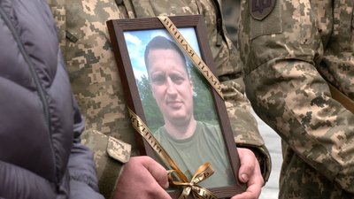 У Рівному попрощалися з командиром взводу Віталієм Шакіровим