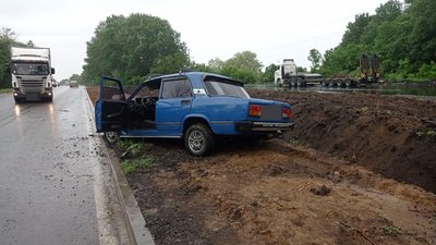 Смертельна аварія з перекинутим авто: поліція розшукує водія на Харківщині