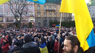 У центрі Львова триває акція "Збережи свою країну" У центрі Львова триває акція "Збережи свою країну"
