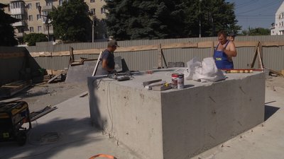 У Житомирі готуються встановлювати стели для майбутнього пам’ятника захисникам України У Житомирі готуються встановлювати стели для майбутнього пам’ятника захисникам України