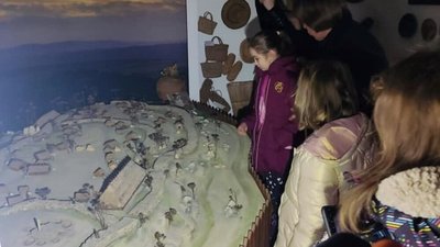 У музеї на Тернопільщині діти робили "трипільський салат"
