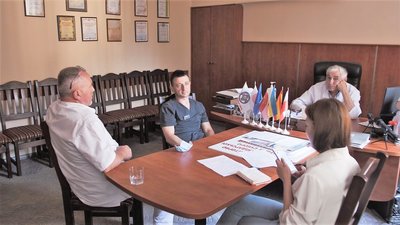Чорна скринька: чому пацієнти у Рівному платять за операції. Розслідування Чорна скринька: чому пацієнти у Рівному платять за операції. Розслідування