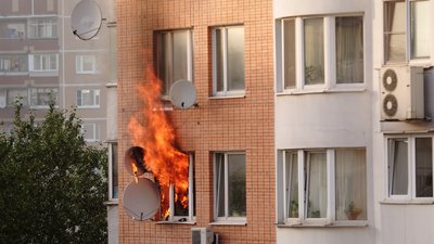 Врятоване життя: в Миколаєві горіла п'ятиповерхівка