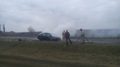 На Дніпропетровщині згоріло два легковики