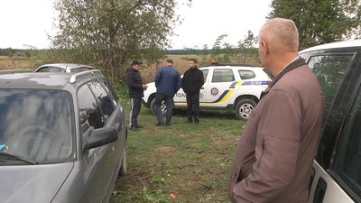 Під Луцьком у природоохоронній зоні спускають воду у ставках: хто це робить та навіщо Під Луцьком у природоохоронній зоні спускають воду у ставках: хто це робить та навіщо