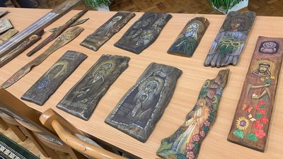 У Тернополі іконописець продає роботи, щоби допомогти ЗСУ