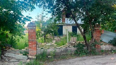 Слов'янськ майже добу перебував під обстрілами: двоє поранених, пошкоджені 30 будинків