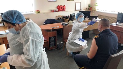 У Житомирі впродовж трьох днів першу дозу вакцини Pfizer отримають понад три сотні рятувальників У Житомирі впродовж трьох днів першу дозу вакцини Pfizer отримають понад три сотні рятувальників