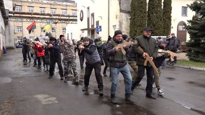 Що робити, якщо на місто напали: для черкащан провели вишкіл Що робити, якщо на місто напали: для черкащан провели вишкіл