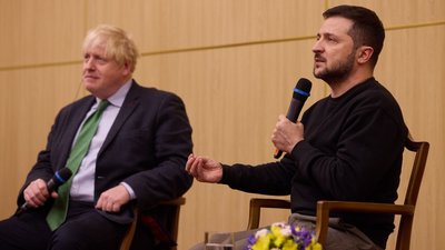 "Україна заслуговує на всю можливу допомогу": Зеленський та Джонсон зустрілись зі студентами КНУ імені Шевченка