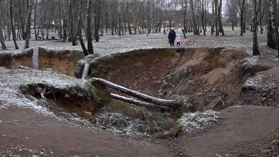 Щоб зупинити ерозію ґрунту: в Березовому гаю будують систему водовідведення за мільйон гривень Щоб зупинити ерозію ґрунту: в Березовому гаю будують систему водовідведення за мільйон гривень