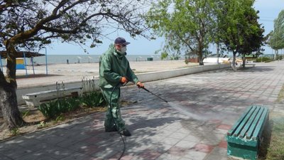 На Херсонщині рятувальники за добу продезінфікували 111 об'єктів інфраструктури