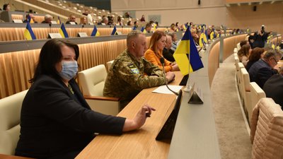 Тероборона, переселенці та медицина: на що спрямували гроші на сесії Полтавської облради Тероборона, переселенці та медицина: на що спрямували гроші на сесії Полтавської облради