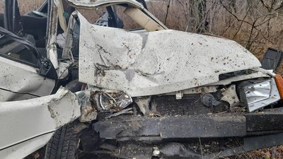 "Зіштовхнувся з деревом". На Вінниччині загинув 55-річний чоловік "Зіштовхнувся з деревом". На Вінниччині загинув 55-річний чоловік