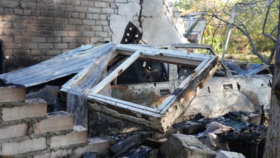 Херсон, обстріли, зруйнований будинок, пожежа, авто