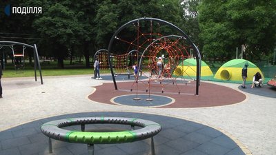 На майданчику два десятки різнопланових атракціонів. Фото: Суспільне На майданчику два десятки різнопланових атракціонів. Фото: Суспільне