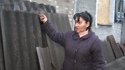 Пошкоджений будинок наслідки російських обстрілів Родинське Донецька область Пошкоджений будинок наслідки російських обстрілів Родинське Донецька область