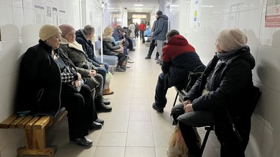 Як відновлюють лікарню в Ізюмі після бомбардувань РФ