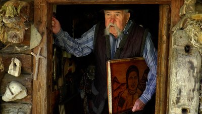 Музей Олекси Довбуша у Космачі, заснований краєзнавцем Михайлом Дідишиним Музей Олекси Довбуша у Космачі, заснований краєзнавцем Михайлом Дідишиним