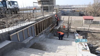У Запоріжжі площу біля греблі ДніпроГЕСу рятують від руйнації
