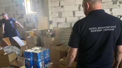 На Волині викрили два підпільні цехи з алкоголем На Волині викрили два підпільні цехи з алкоголем