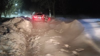 На Буковині через негоду сім доріг області непроїзні На Буковині через негоду сім доріг області непроїзні