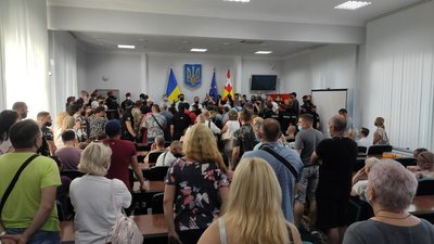 Акція протесту та зірване засідання: ветерани АТО вимагають вибачень від Луцькради Акція протесту та зірване засідання: ветерани АТО вимагають вибачень від Луцькради
