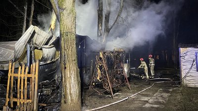 В Ужгороді на Слов'янській набережній горів заклад громадського харчування В Ужгороді на Слов'янській набережній горів заклад громадського харчування