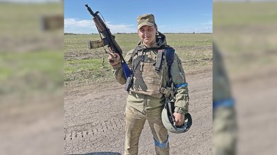 "Папа, ми взяли Ізюм!": у Чернігові провели в останню путь 21-річного лейтенанта "Папа, ми взяли Ізюм!": у Чернігові провели в останню путь 21-річного лейтенанта