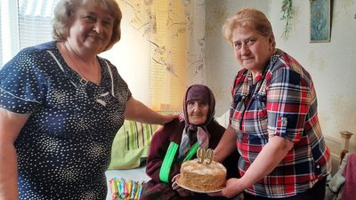 Щодня молюся і плачу за тих, хто нині на війні. 99-річна жителька Кіровоградщини Щодня молюся і плачу за тих, хто нині на війні. 99-річна жителька Кіровоградщини