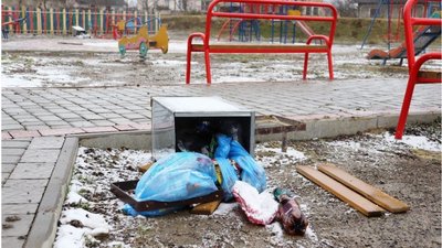 У прикарпатському селі невідомі пошкодили дитячий майданчик У прикарпатському селі невідомі пошкодили дитячий майданчик