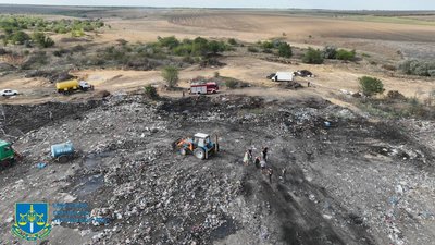 Масштабні пожежі на полігоні відходів та забруднення повітря: на Одещині посадовця підозрюють у службовій недбалості Масштабні пожежі на полігоні відходів та забруднення повітря: на Одещині посадовця підозрюють у службовій недбалості