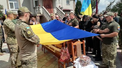 На Тернопільщині попрощалися з двома військовослужбовцями
