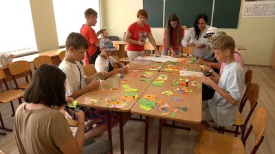 Два тижні навчатимуть основам демократії: на Вінниччині стартував літній клуб Два тижні навчатимуть основам демократії: на Вінниччині стартував літній клуб