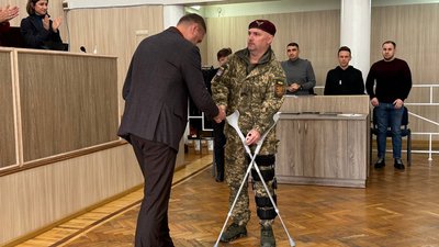 На сесії Черкаської міської ради нагородили військового