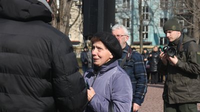 В Івано-Франківську пролунав дзвін пам'яті у пам'ять про загиблих військових В Івано-Франківську пролунав дзвін пам'яті у пам'ять про загиблих військових