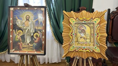 "Частина намолених ікон зі Сходу": у Дубенському замку на Рівненщині відкрили виставку робіт священника "Частина намолених ікон зі Сходу": у Дубенському замку на Рівненщині відкрили виставку робіт священника