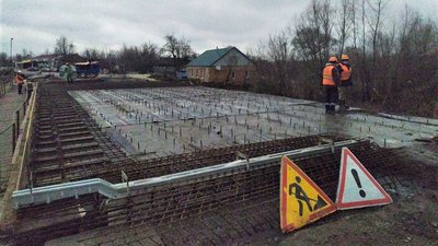Через ремонт мосту у Великій Висці вантажівки розбивають дороги Новомиргородської громади