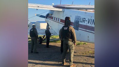 На Житомирщині прикордонники затримали літак, який незаконно злетів з Румунії На Житомирщині прикордонники затримали літак, який незаконно злетів з Румунії