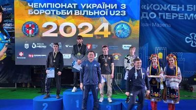 Нагородження переможців чемпіонату України з вільної боротьби Нагородження переможців чемпіонату України з вільної боротьби