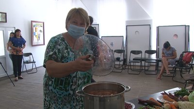 У Кременецькому музеї зварили борщ з вишень У Кременецькому музеї зварили борщ з вишень