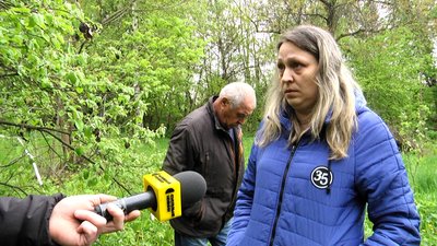 В Житомирі вода з каналізаційного люка підтоплює двір — комунальники пояснили причину В Житомирі вода з каналізаційного люка підтоплює двір — комунальники пояснили причину